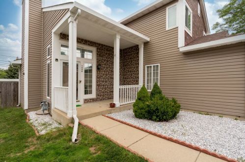 1046 Talcott Dr, Waukegan, IL 60085-8603