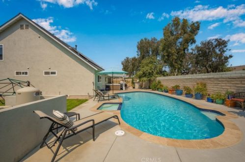 9878 Avenida Mateo, Cypress CA  90630-3445 exterior