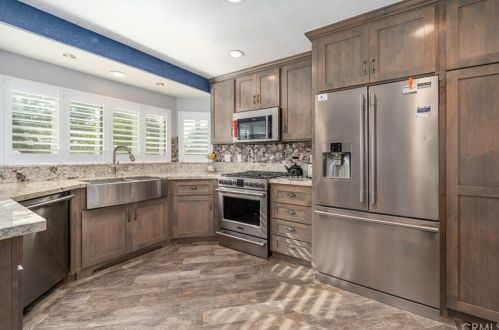 6309 Westview Dr, Riverside CA  92506-5325 exterior