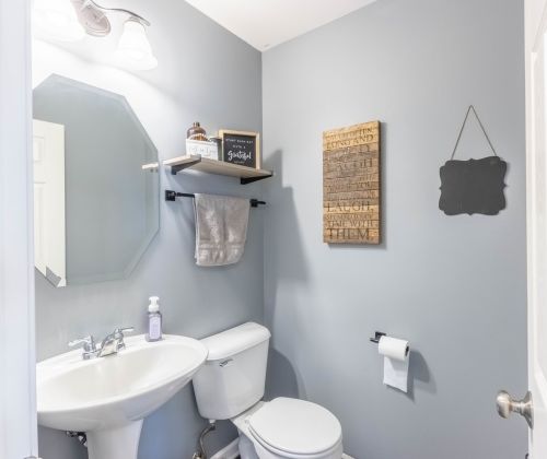1039 Turin Dr, Pingree Grove, IL 60140-5604