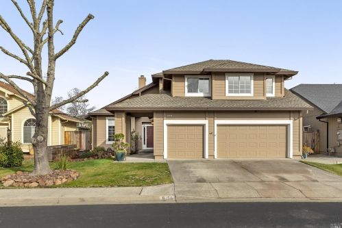 9156 Piccadilly Cir, Windsor, CA 95492-8319