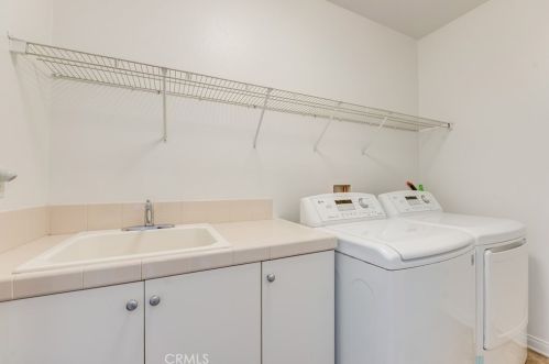 18458 Lakepointe Dr, Riverside CA  92503-0252 exterior