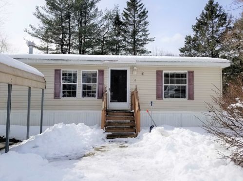 17 Parkwood Dr, Allenstown, NH 03275-2229