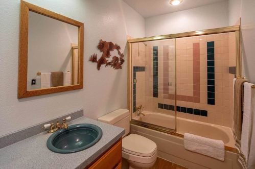 11487 Alder Dr, Truckee CA  96161-2814 exterior