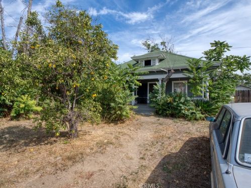 516 State College Blvd, Anaheim CA  92806-4658 exterior