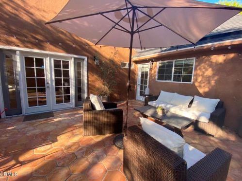 1431 Hillside Dr, Glendale CA  91208-2416 exterior