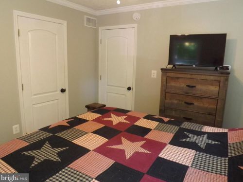 348 Ponds Ct, Berkeley Springs WV  25411-6514 exterior