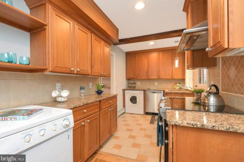 85 Overbrook Dr, Princeton NJ  exterior
