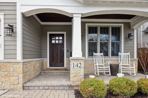 142 Walnut St, Elmhurst, IL 60126-2634