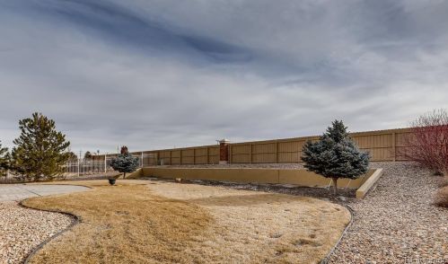 6118 Fundy Way, Aurora CO 80016-3860 exterior