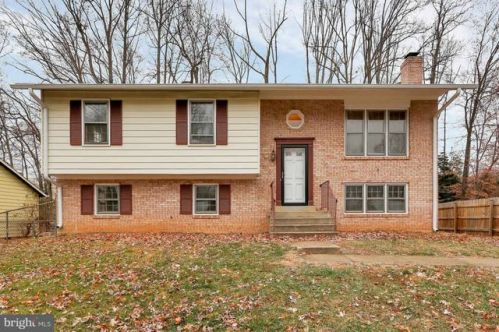 3912 Forge Dr, Woodbridge, VA 22193-2214