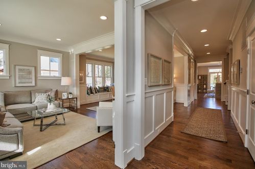 1847 Peabody Dr, Falls Church, VA 22043-1035