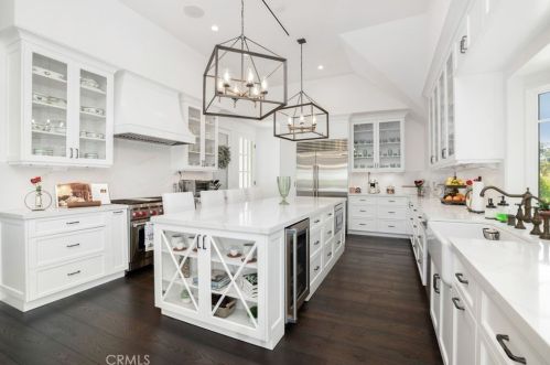 864 Kenneth Rd, Glendale CA  91202-1448 exterior
