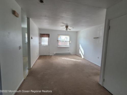 55 White St, Tinton Falls, NJ 07724-4804