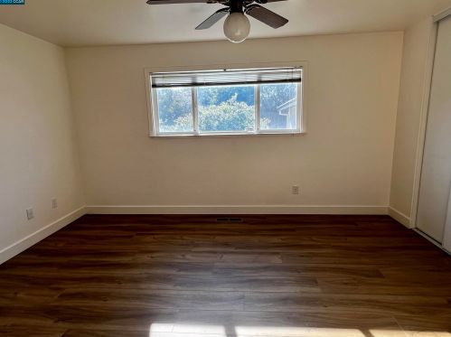 5202 Jomar Dr, Concord CA  94521-2343 exterior