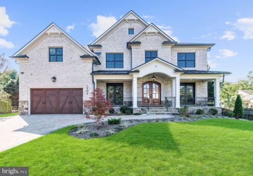 1504 Dewberry Ct, Mc Lean, VA 22101-5629