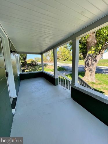 8150 Martinsburg Pike, Shepherdstown WV  25443-4402 exterior