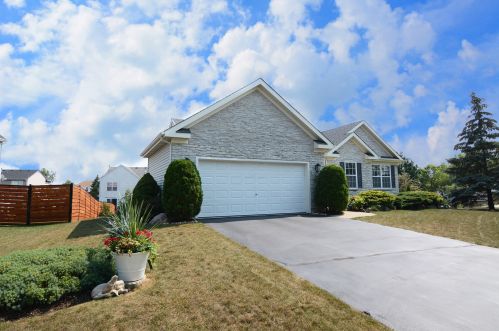 221 Winding Canyon Way, Barrington Hills, IL 60102
