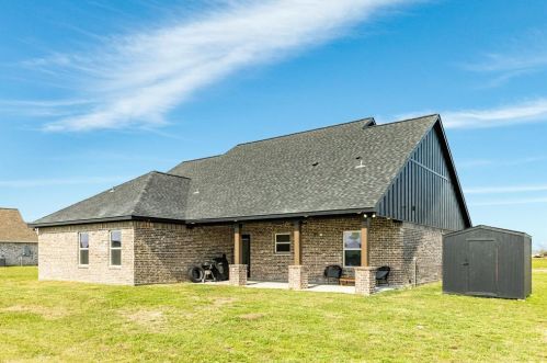 713 Longhorn Trl, Angleton TX 77515-9623 exterior