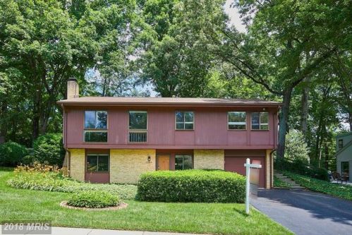 8806 Burbank Rd, Annandale, VA 22003-3854
