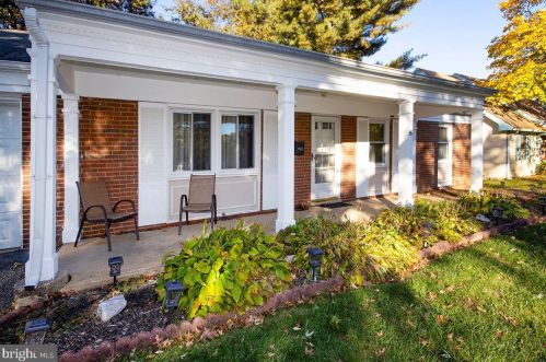 56 Eastbrook Ln, Willingboro, NJ 08046-2260