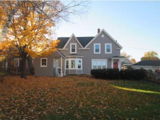 82 Riley Ave, Manchester, NH 03103-2843