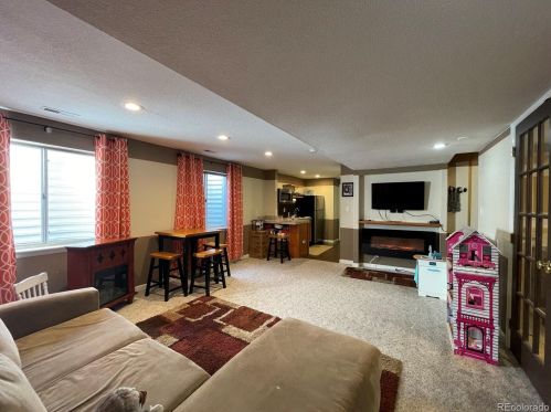 5226 Riviera Cir, Aurora CO 80015-6016 exterior