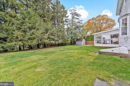 27 Lochatong Rd, Trenton NJ 08628-1608 exterior