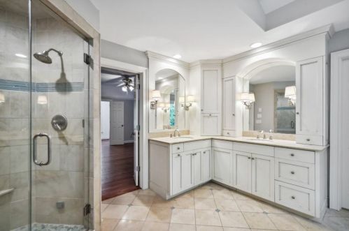 1011 Byrnwyck Rd, Atlanta GA  30319-1665 exterior