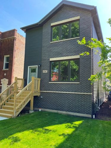 1133 Waller Ave, Chicago, IL 60651-2614