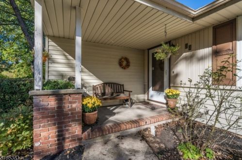34 Hibbler Rd, Annandale, NJ 08801-3435