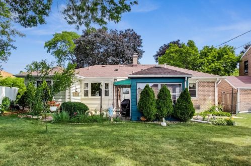 7627 Kedzie St, Niles IL  60714-2531 exterior