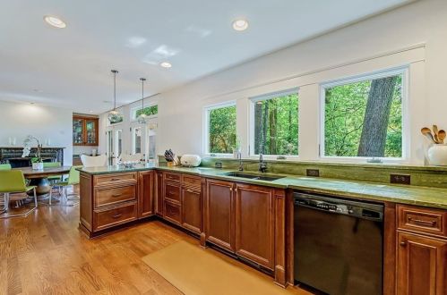 899 Cumberland Rd, Atlanta GA  30306-3213 exterior