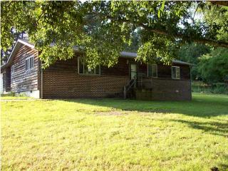 95 Pickett Cross Rd, Powells Crossroads, TN 37397-3218
