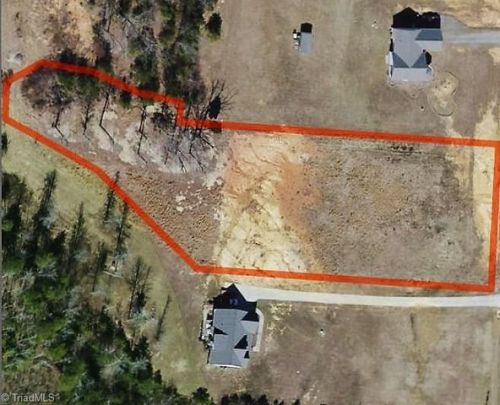 7122 Whitetail Dr, Julian, NC 27283-8307