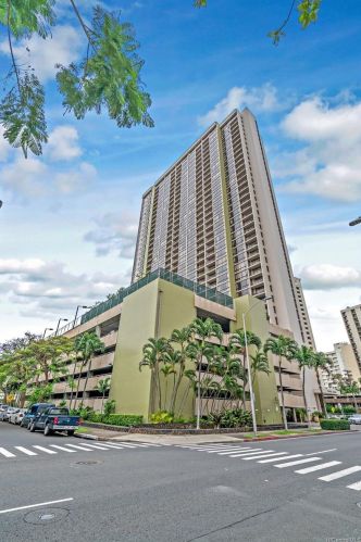 229 Paoakalani Ave, Honolulu HI 96815-3764 exterior