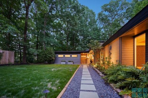 265 Glen Lake Dr, Atlanta, GA 30327-4817