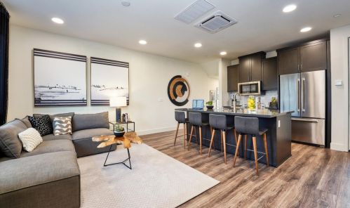 533 Walker Dr, Mountain View, CA 94043-3673