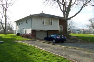 704 Beech St, Wing, IL 61741-9443