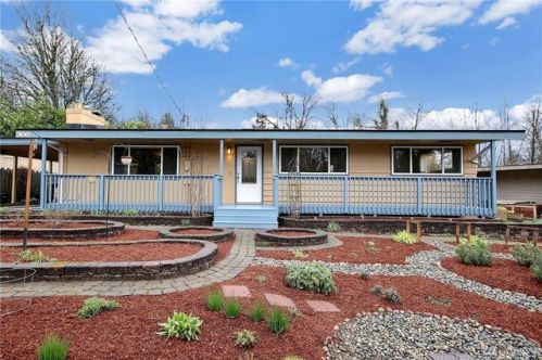 300 6th St, Seattle, WA 98057-3405