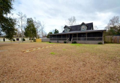145 Black Oak Rd, Bonneau, SC 29431-8745