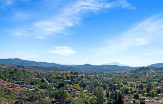 11777 Rocky Ln, Lakeside, CA 92040-1162