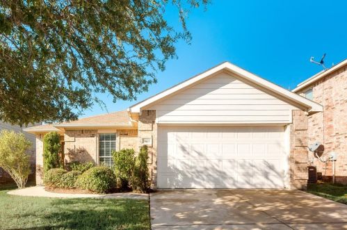 10409 Hideaway Trl, Fort Worth TX  76131-3994 exterior