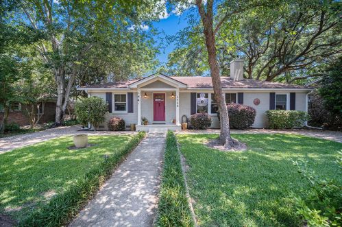 1468 Pocahontas St, Mount Pleasant, SC 29464-4819