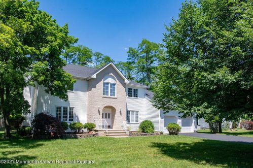 22 Lotus Ct, Tinton Falls NJ  07712-7200 exterior