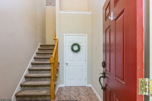 121 Forest Dr, Piscataway NJ  08854-2273 exterior