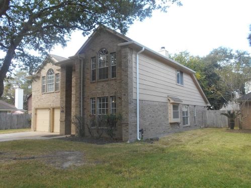 1914 Lori Ct, Taylor Lake Village, TX 77586-2805