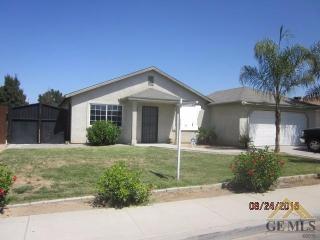 331 Balboa Dr, Delano, CA 93215-4008