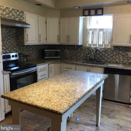 241 Mary St, Lancaster PA  17603-3424 exterior