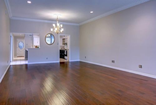 3005 Stonehenge Ln, Carrollton TX  75006-5211 exterior